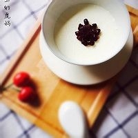 制作美味蜜豆双皮奶的步骤
