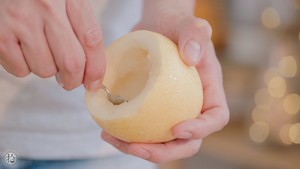 怎么做银耳炖梨盅？银耳炖梨盅的做法