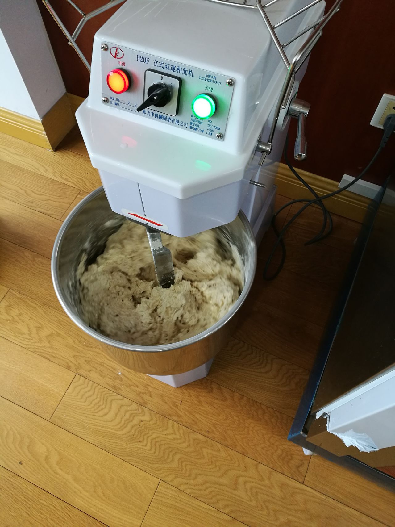 火腿色拉辫子包的做法，妈妈们学会了吗？