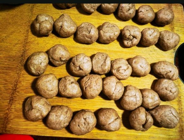 黑全麦白菜猪肉包