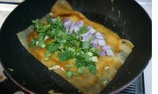 三招五招教你做接头烤冷面