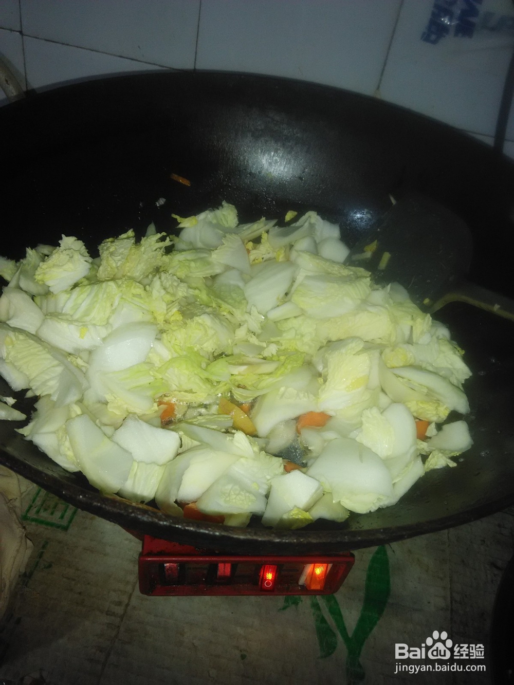 土豆片炒胡萝卜和白菜片