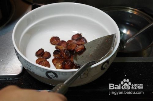 简易美食:腊肠香炒四季豆的做法