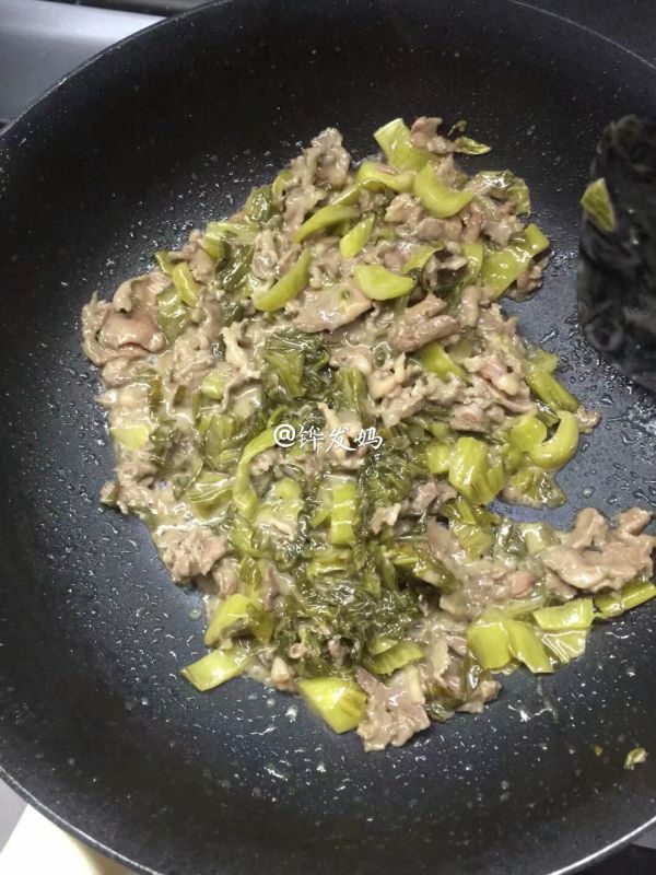 芥兰酸菜牛肉饭