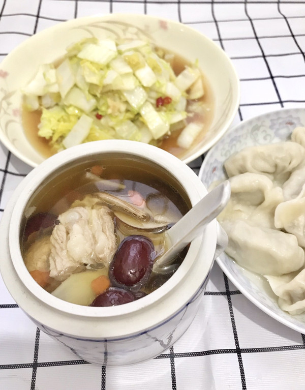 海底椰麦冬莲子排骨汤