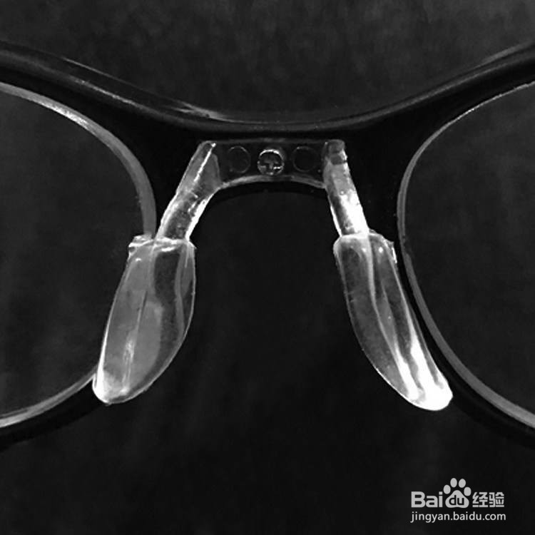 眼镜总是从鼻子上滑下来怎么办