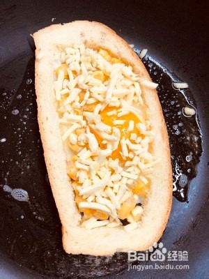 怎么做好吃的玉米火腿奶酪煎排包