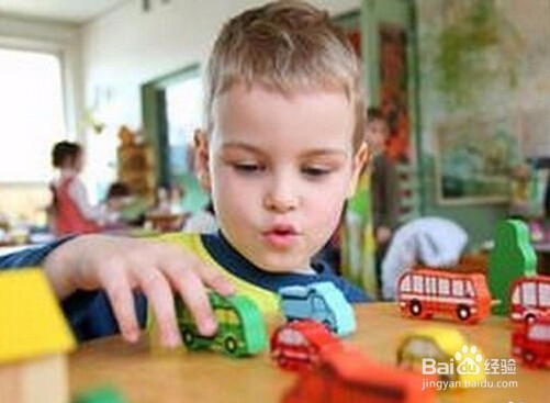 怎样利用玩具开发儿童智力？