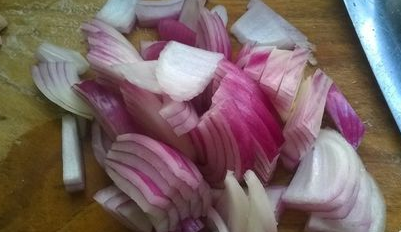 洋葱炒木耳是怎做的