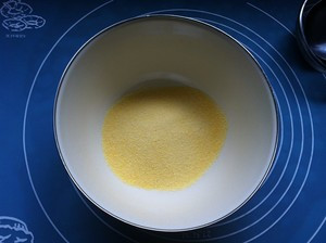 红糖莜面双莓发糕的做法