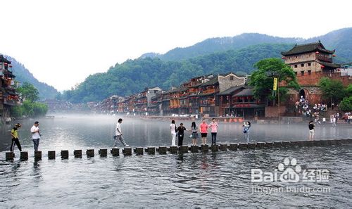 长沙到凤凰古城、关田山古苗寨汽车纯玩三日游