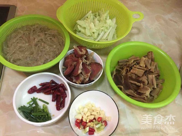 腊肉炖粉条的做法
