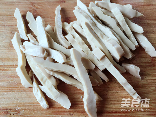 芹菜香干肉丝