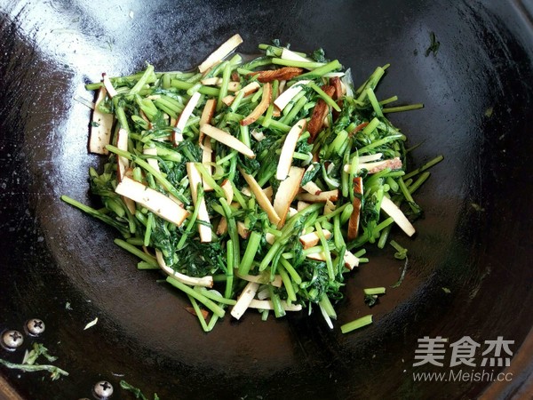 茼蒿炒豆干的做法