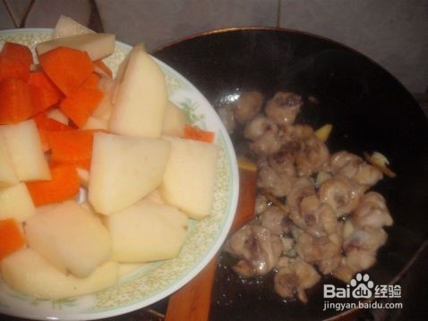 怎么做番茄土豆焖鸡肉