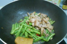 云豆角怎么炒好吃