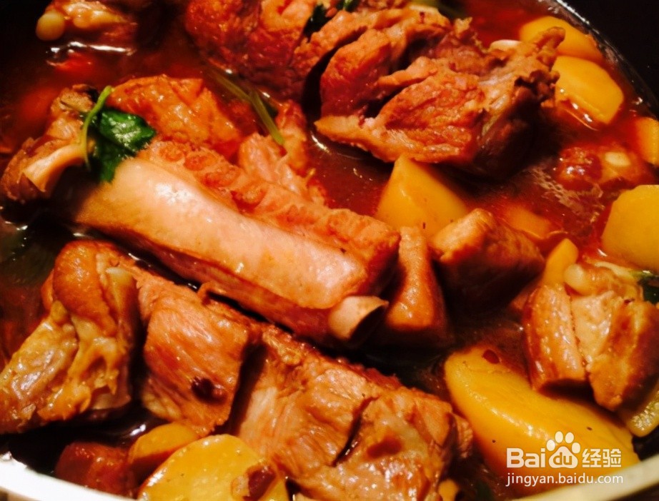 家庭自制土豆炖排骨