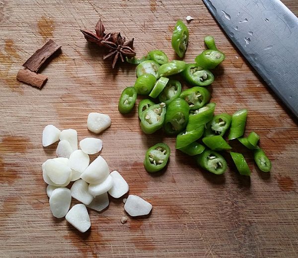 猴头菇烧鸡翅根