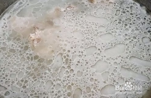 煲骨头汤的做法