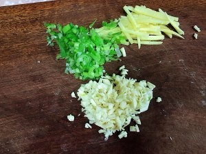 香喷喷的家常辣炒花螺的做法