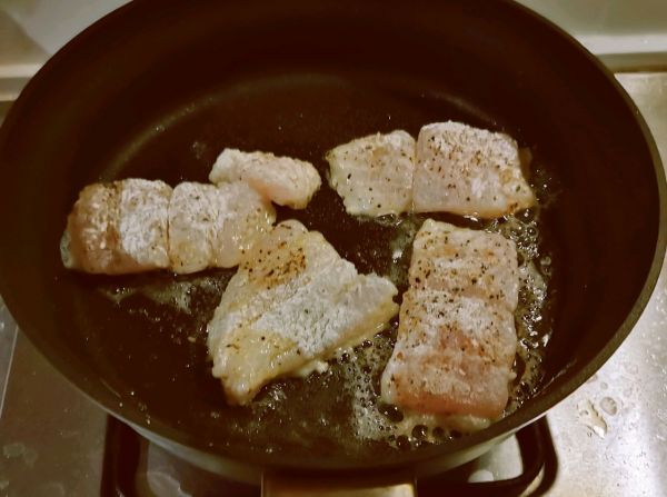 奶香金汤巴沙鱼