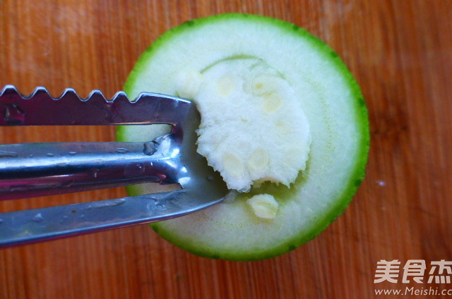 微波酿丝瓜的做法