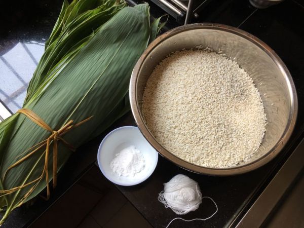 双豆粽和蜜枣粽和碱水粽