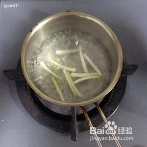 葱白煮水的做法