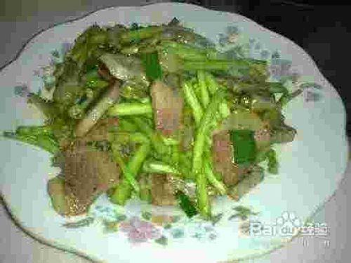 芦蒿小炒咸肉