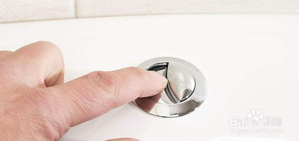 冲完厕所后水箱总是水流不止不停漏水该怎么办？