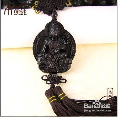 怎样装饰汽车内部？【如何添置小摆设】