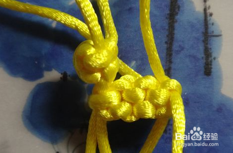 怎样用中国结编小狗