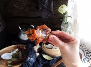 入口易化又养颜抗衰的猪手这样做怎么也不会油腻