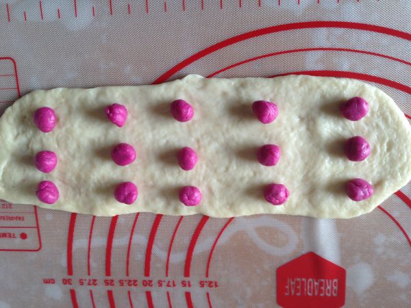 火龙果花瓣吐司