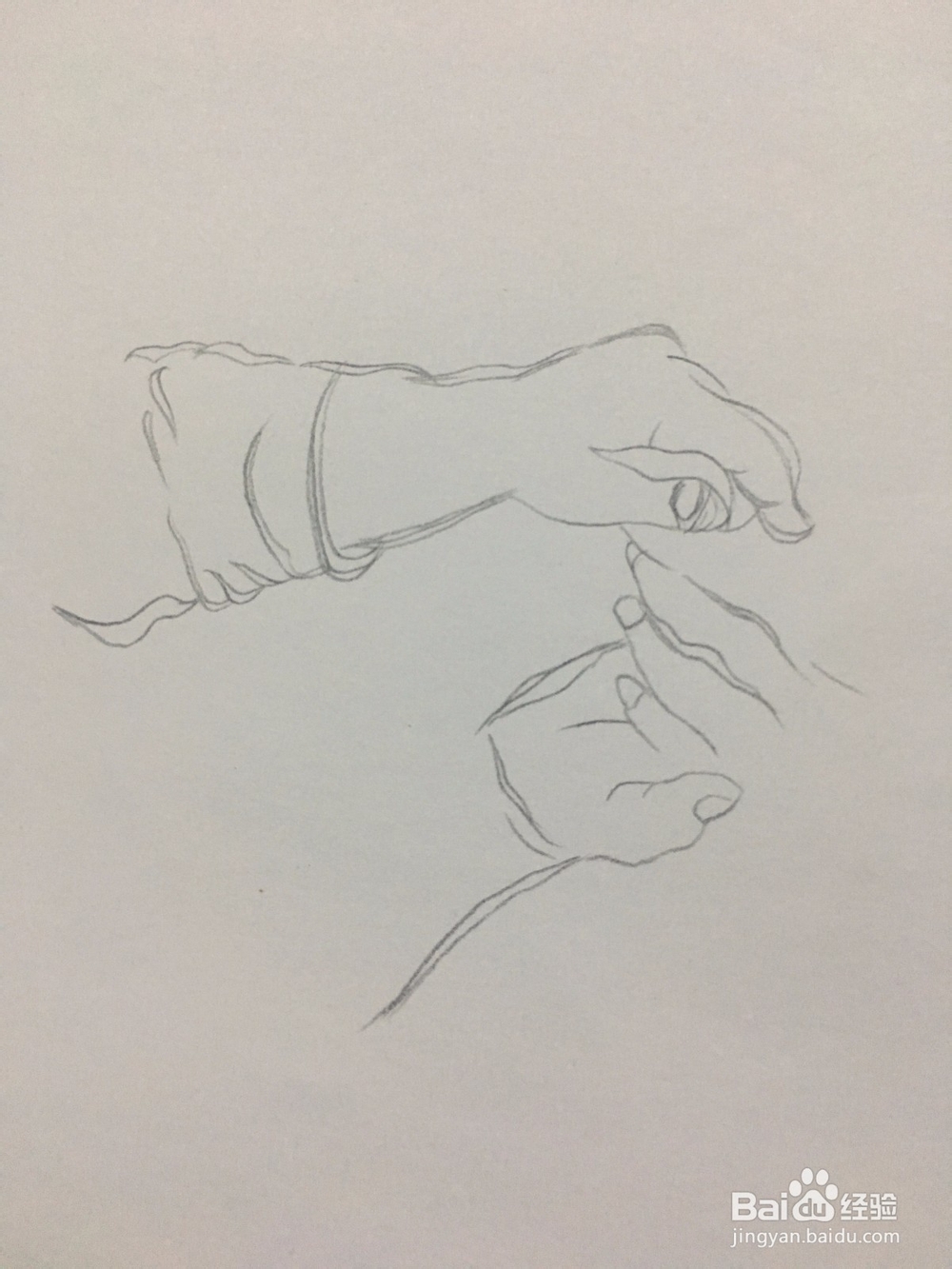 画一双年轻人的手握着一只老人的手 简笔画