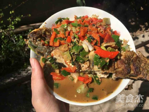 藿香红烧鱼的做法