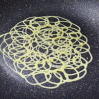 教大家做蕾丝鸡蛋卷饼