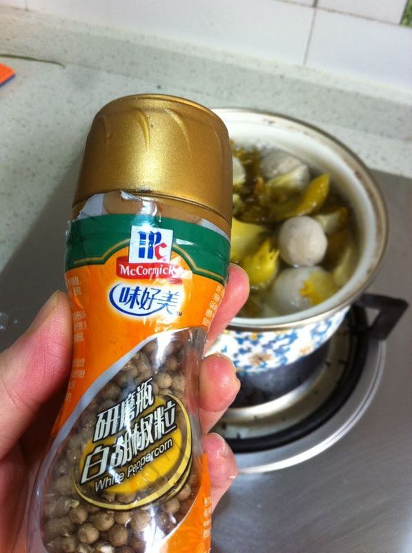 酸菜豆腐猪肉丸汤