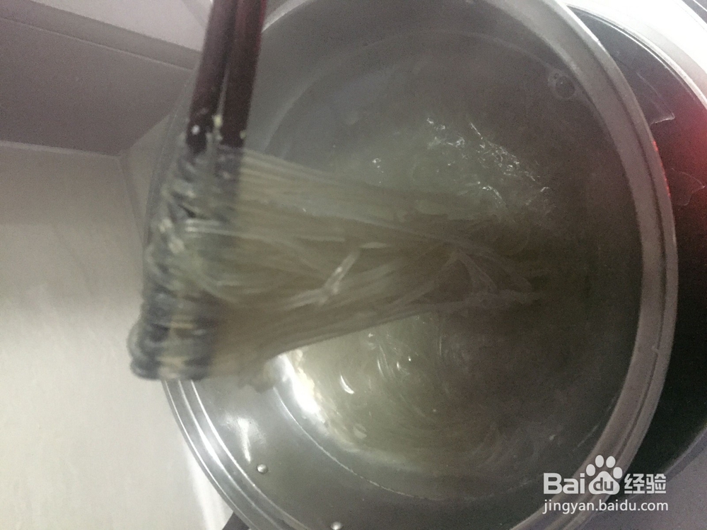 鸡蛋虾米粉丝煲如何做才好吃？