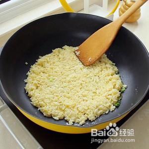 怎样做美味的薯片炒饭