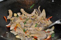 三色椒炒猪肚的做法