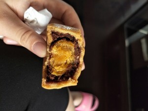 蛋黄豆沙月饼的做法