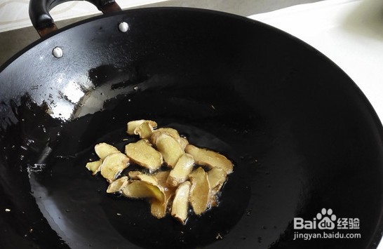 坐月子餐麻油鸡的做法