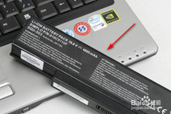 如何给笔记本电脑安装电池呢？