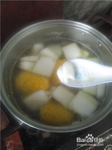 冬瓜排骨玉米汤做法