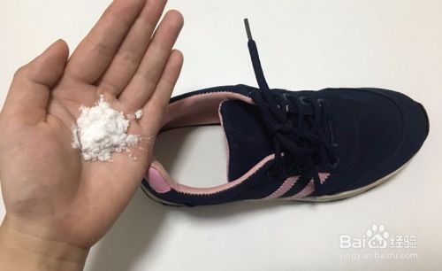 鞋子有汗臭味难洗掉，教你三个方法轻松去除鞋臭