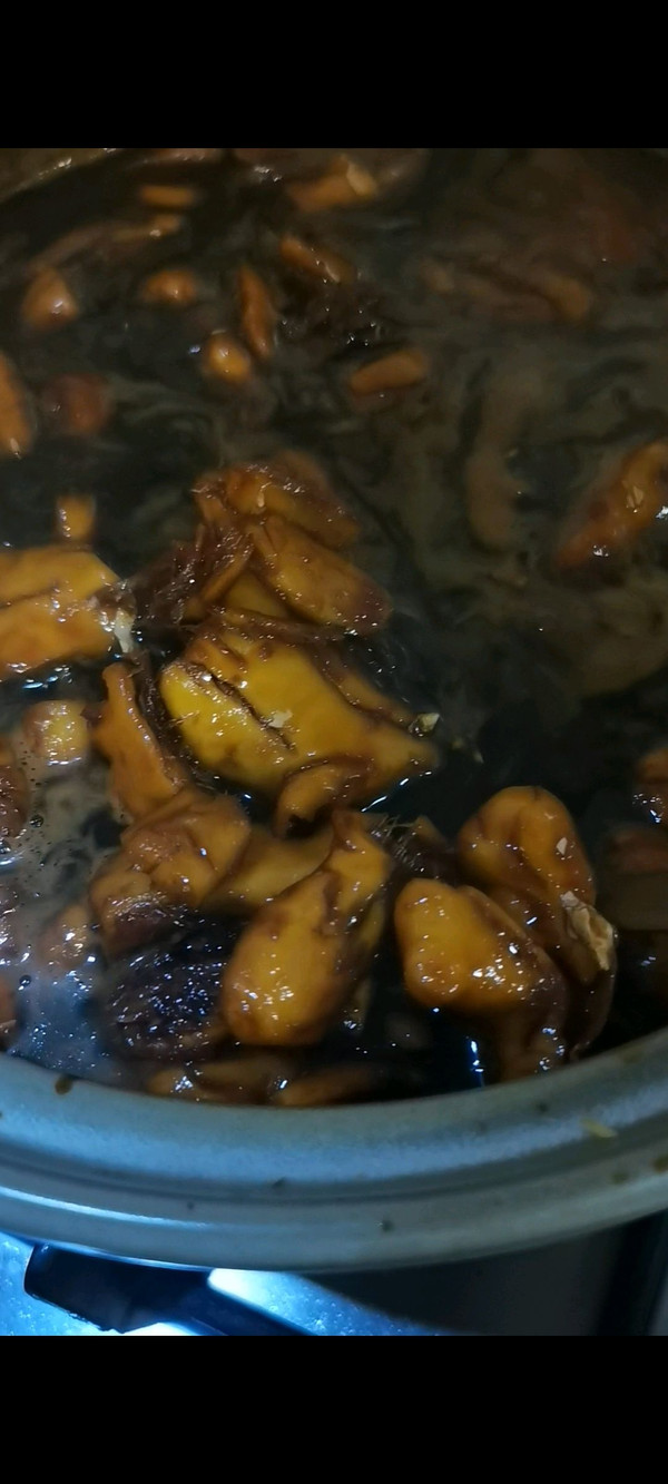 特色姜醋猪蹄煲