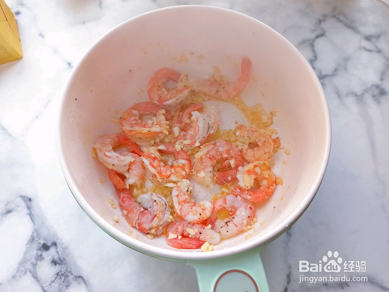 蒜香黄油虾的做法