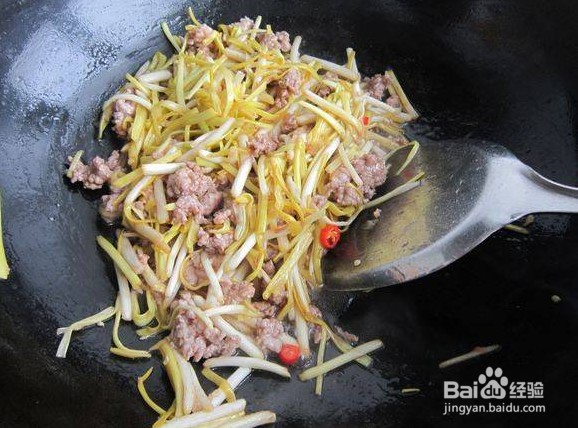韭黄炒肉怎么做
