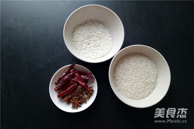 自制香辣蒸肉米粉